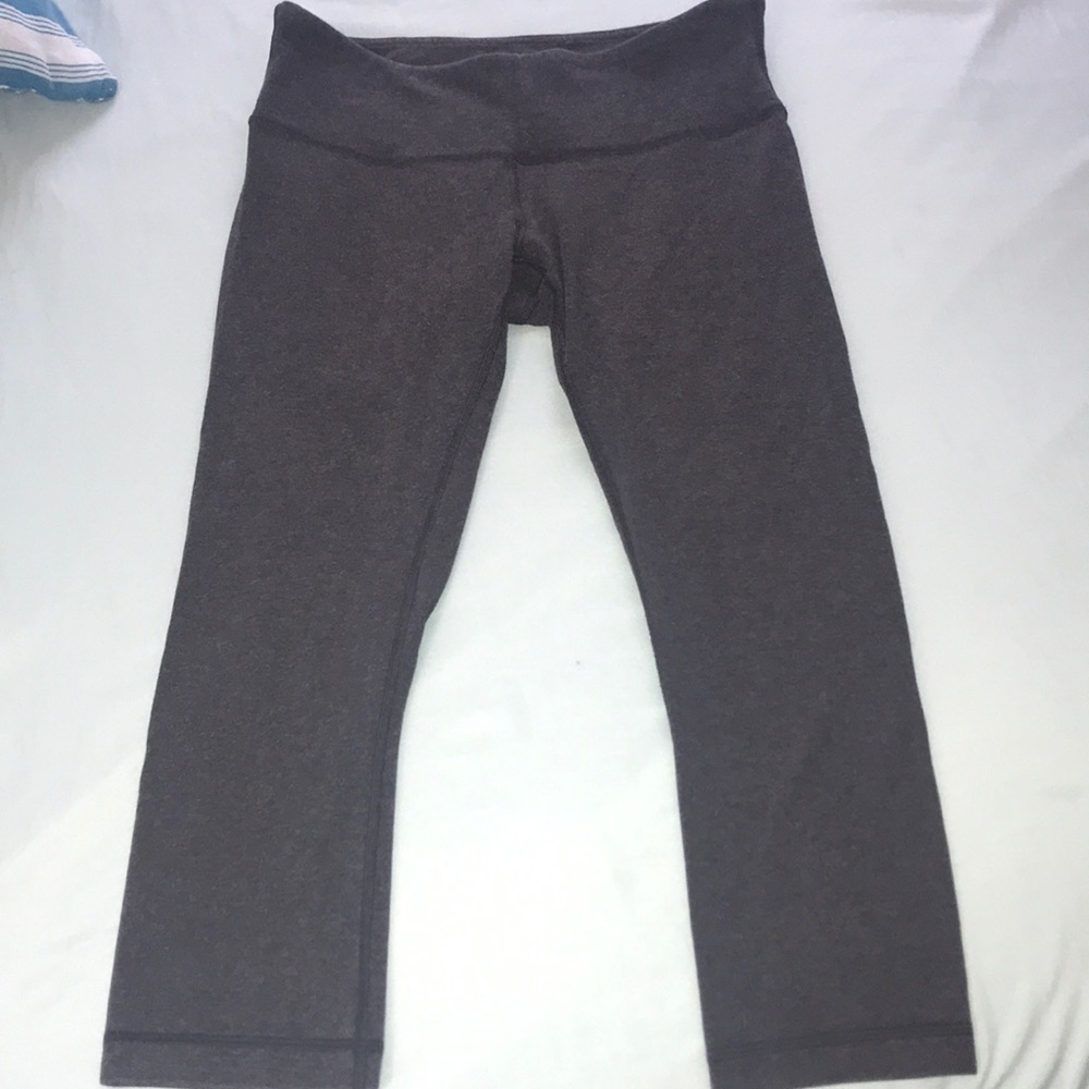Lululemon wunder under crops size 8